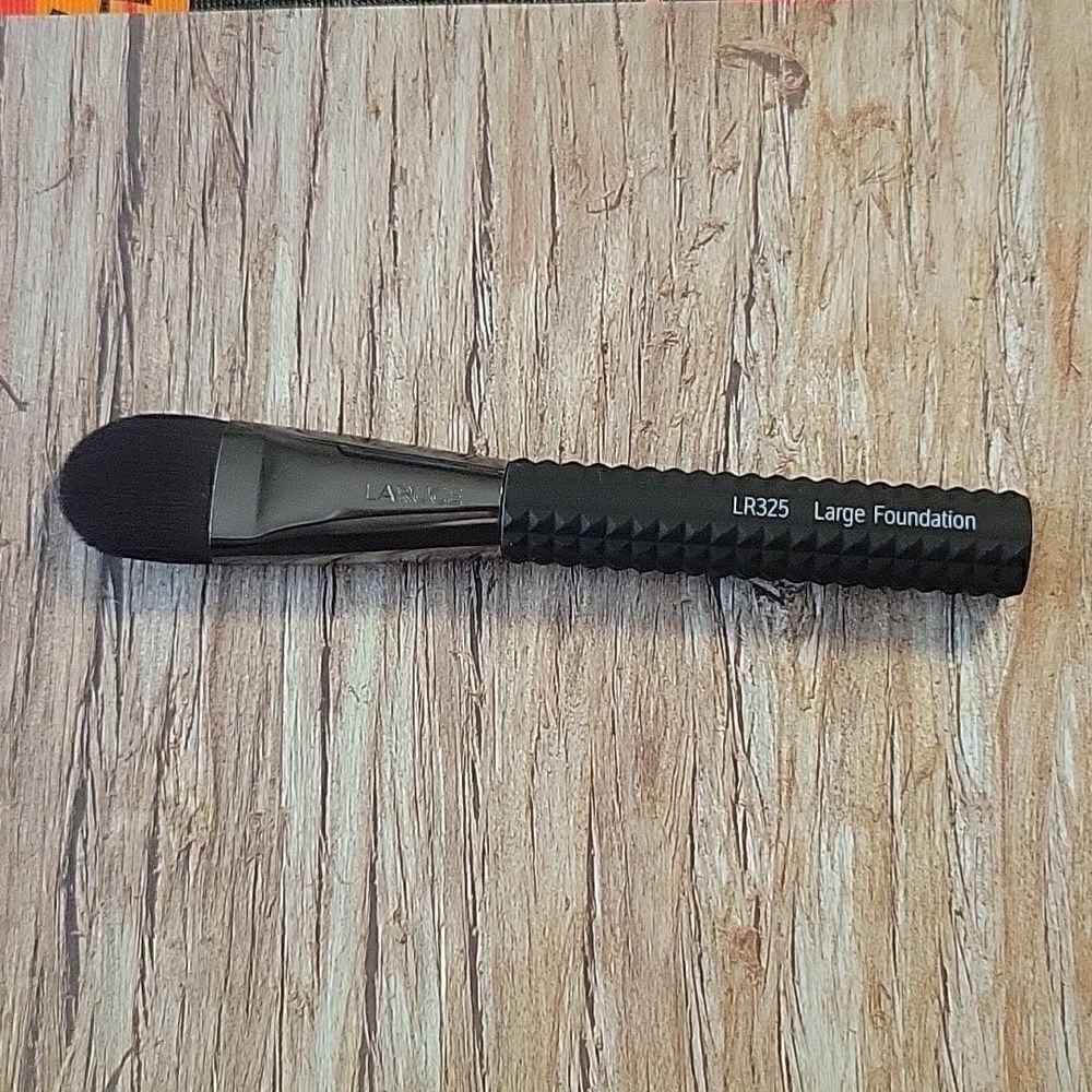 Laruce LR325 Large Foundation Brush
